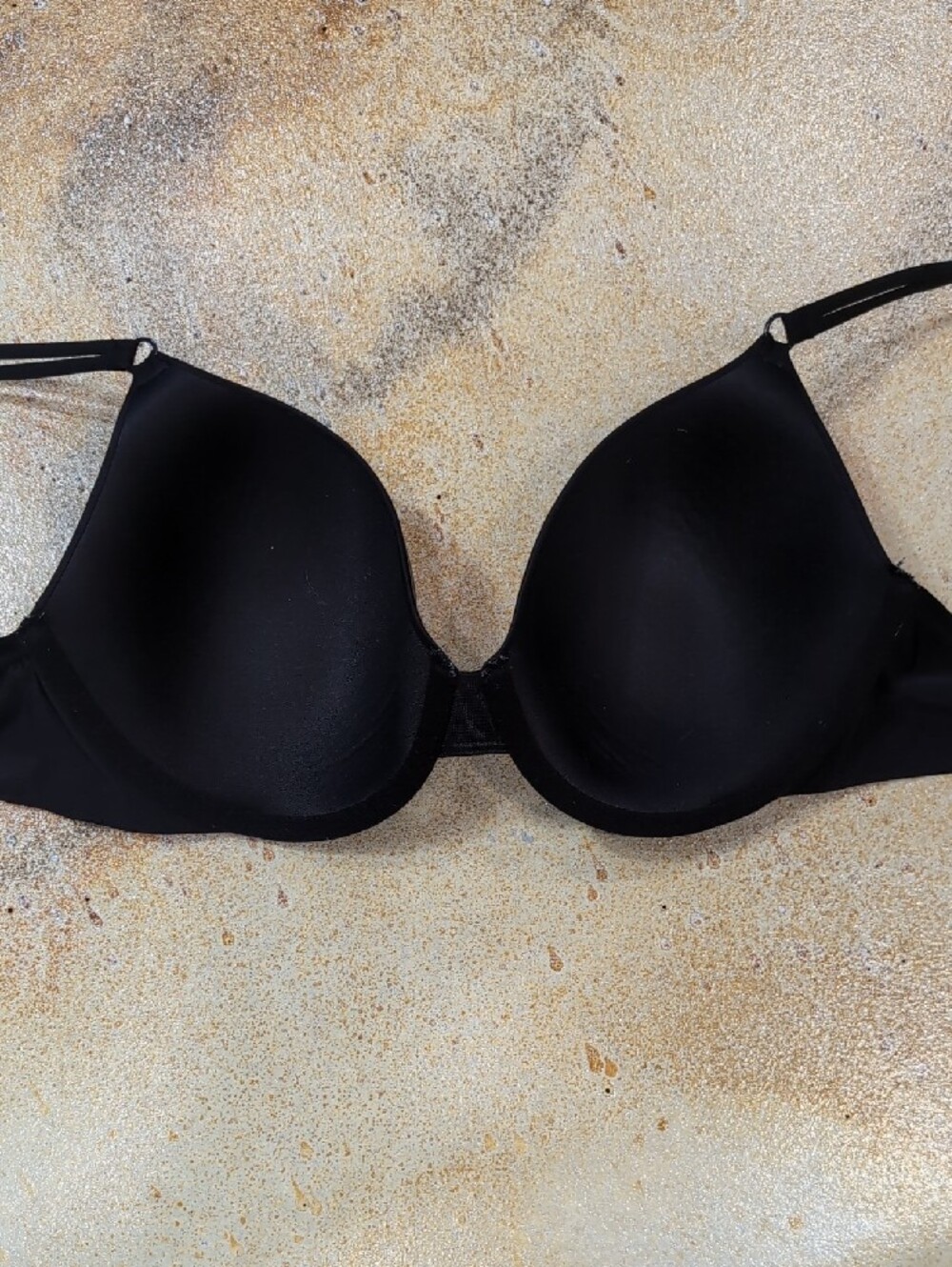 Victoria's Secret Black Lightly Padded T-Shirt Bra Adjustable Straps Size 36C - Picture 2 of 8